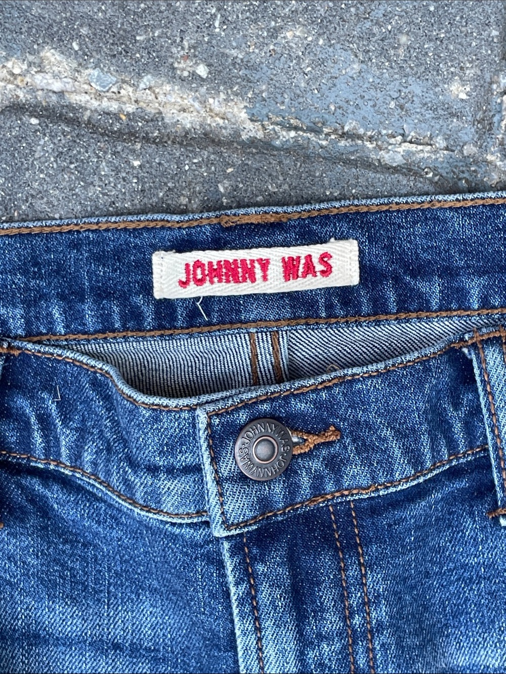 Johnny Was Indigo Denim Straight-Leg Jeans with Multicolor Embroidery 30 - Picture 3 of 12